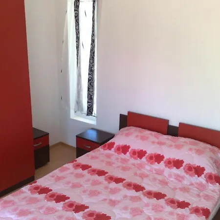 In Sunny Hills 2 *